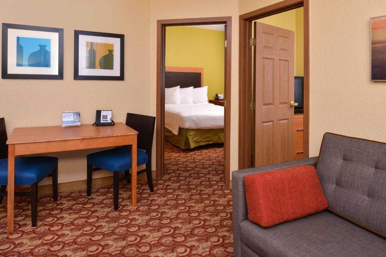 Candlewood Suites Miami Lakes By Ihg Exterior foto